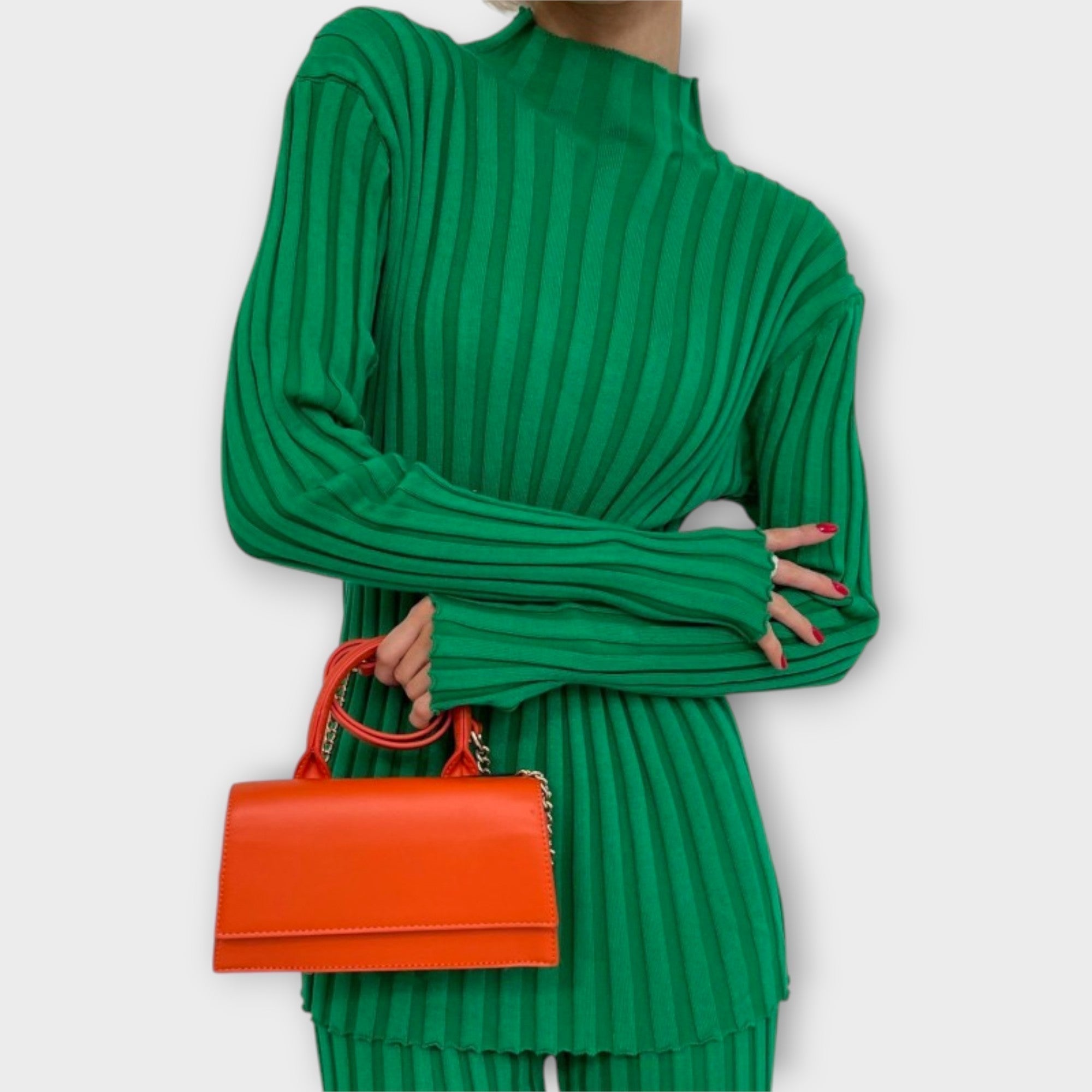 Lina | Knitted Set with Mood Line