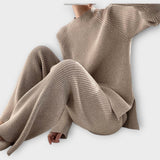 Nina | Minimalist Design and Wide Cut Knitted Set