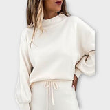 Selene | A set with comfortable fit and timeless finish