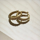 Twisted Side Rings