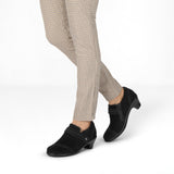 Eva | Similarly Soft Elegance in Deep Black