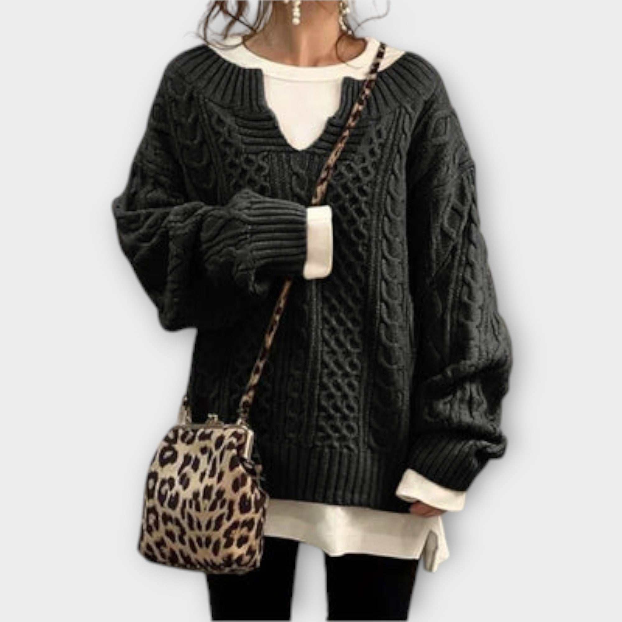 Liilia | Oversized Knitted Jumper with Cable Pattern