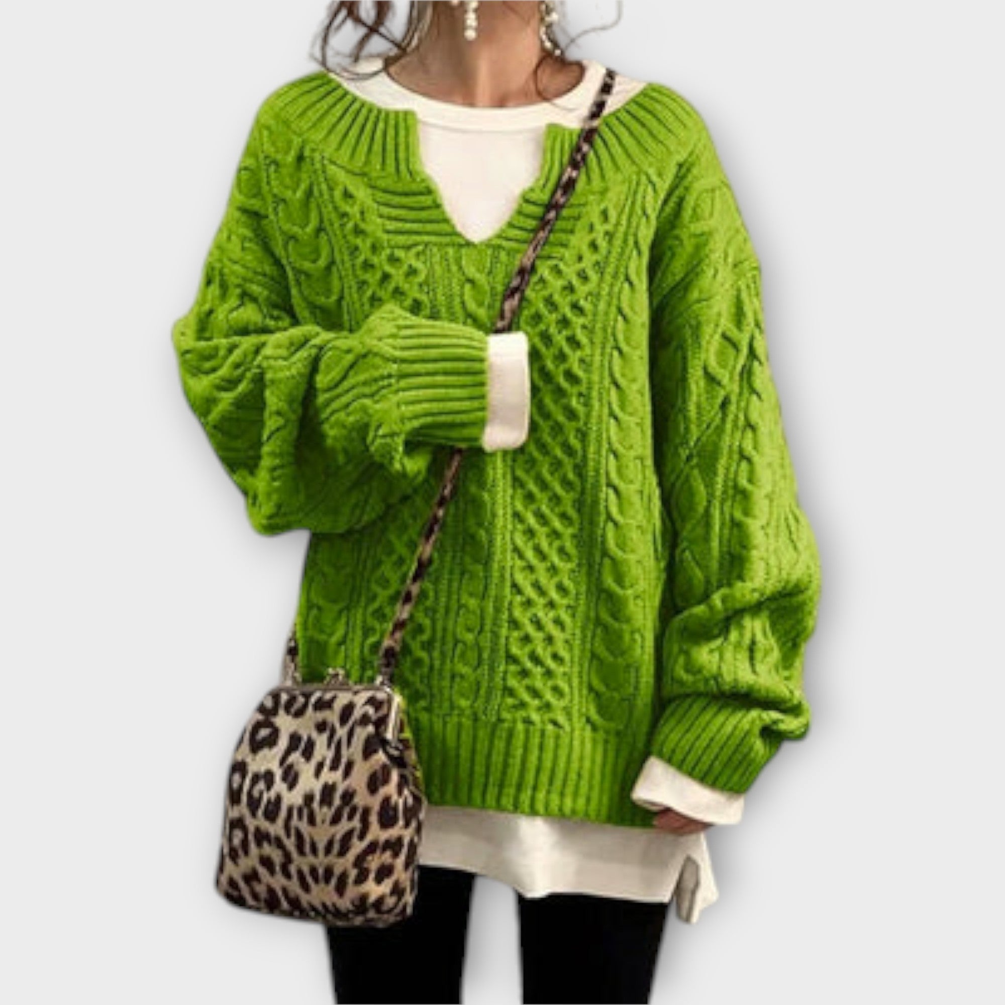 Liilia | Oversized Knitted Jumper with Cable Pattern