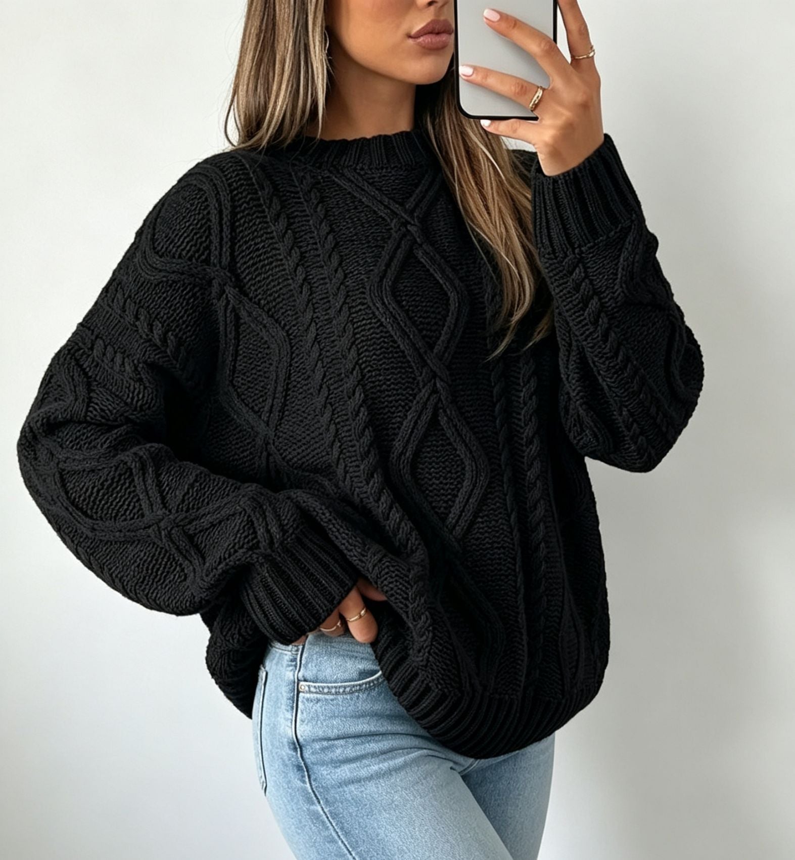 Women's loose-fit crew-neck sweater - Soft and casual