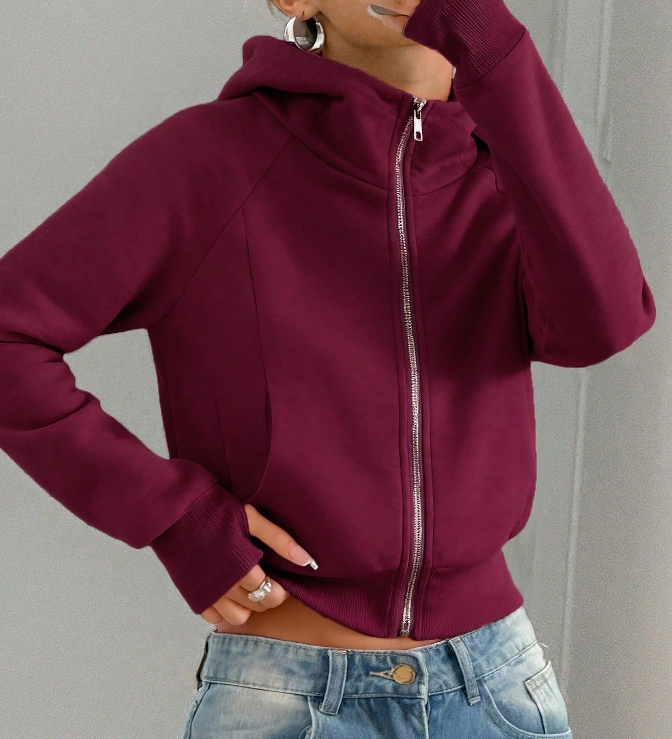 Plain women's hooded sweatshirt - Casual and comfortable