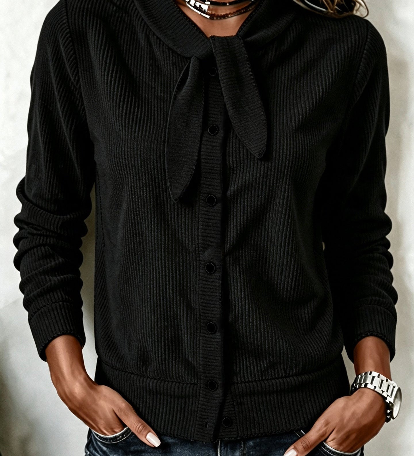 Women's button-front sweater with velvet bow - Soft and refined