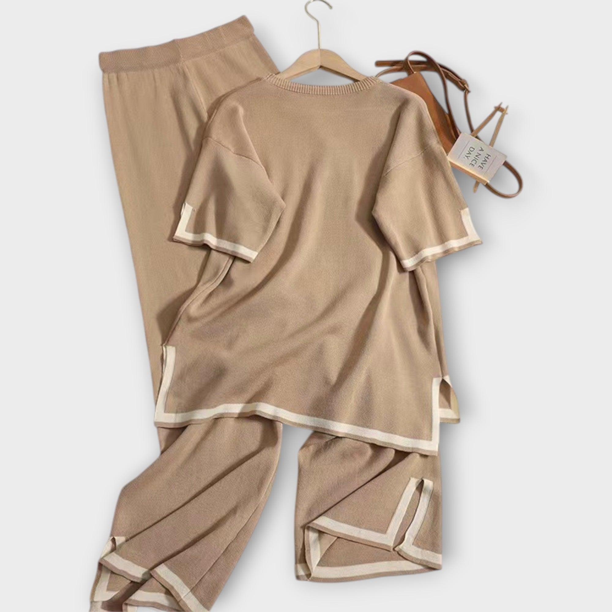 Nala | Short-Sleeved Knitted Set with a Loose Fit