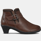 Emma | Timeless elegance in warm chestnut brown