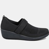 Eve | Timeless elegance in deep black