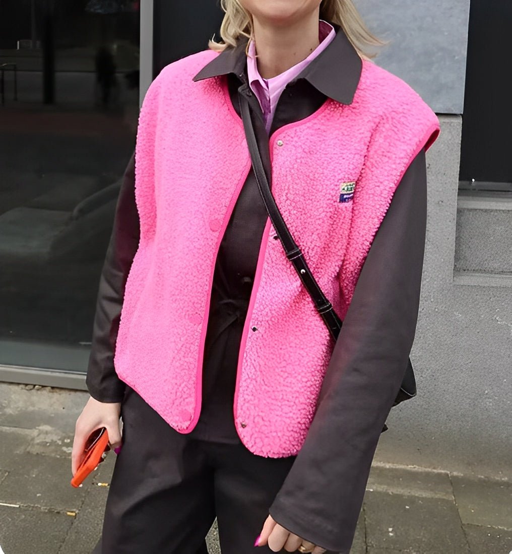 Buttoned sleeveless vest in lambswool for women – Soft, comfortable, and versatile