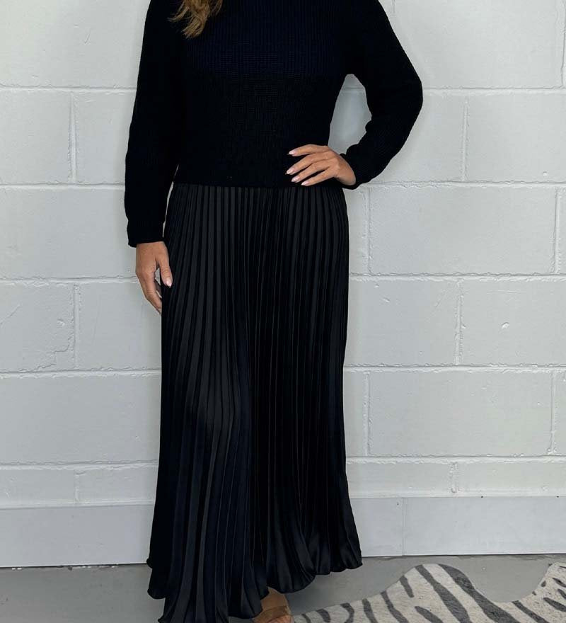 Liza | Pullover and Pleated Dress Set