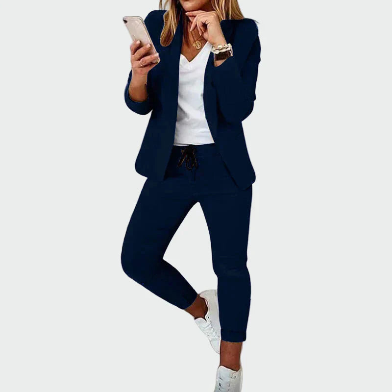 Leia | Discreetly elegant two-piece suit set